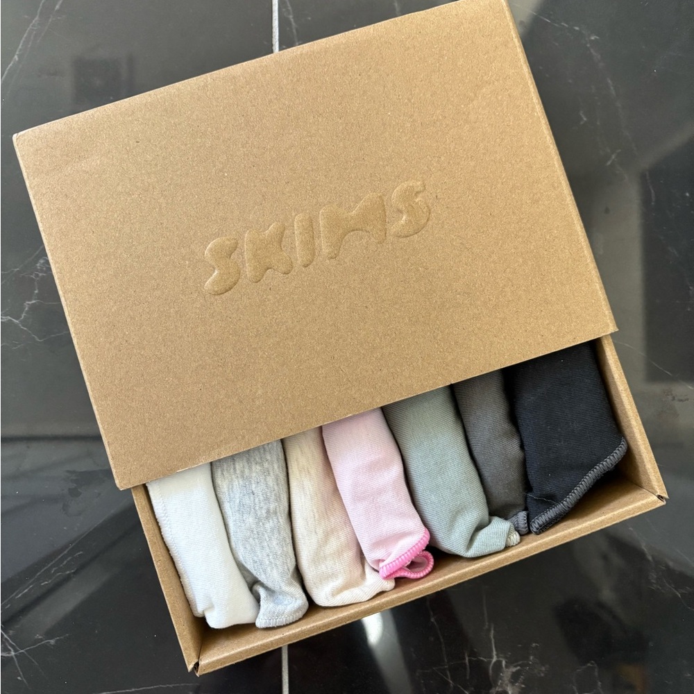 SKIMS Lightweight Cotton Thong 7 pack